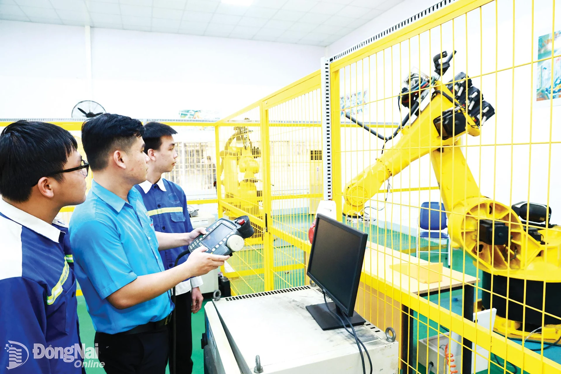 KUKA industrial robots are used for hands-on training by vocational students at LILAMA 2 International Technology College in Long Phuoc Commune.


