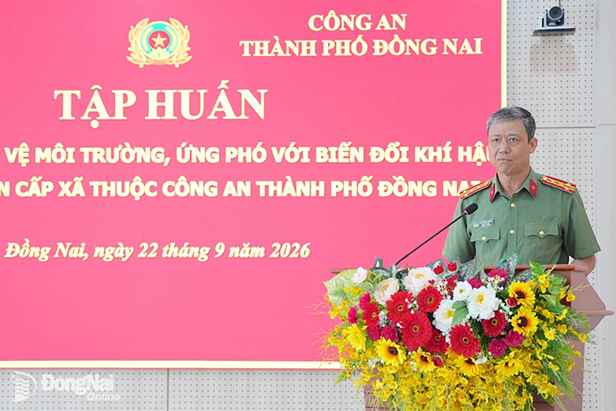 Đại tá Nguyễn Anh Hùng, Phó Giám đốc Công an thành phố phát biểu khai mạc lớp tập huấn. Ảnh: T.V