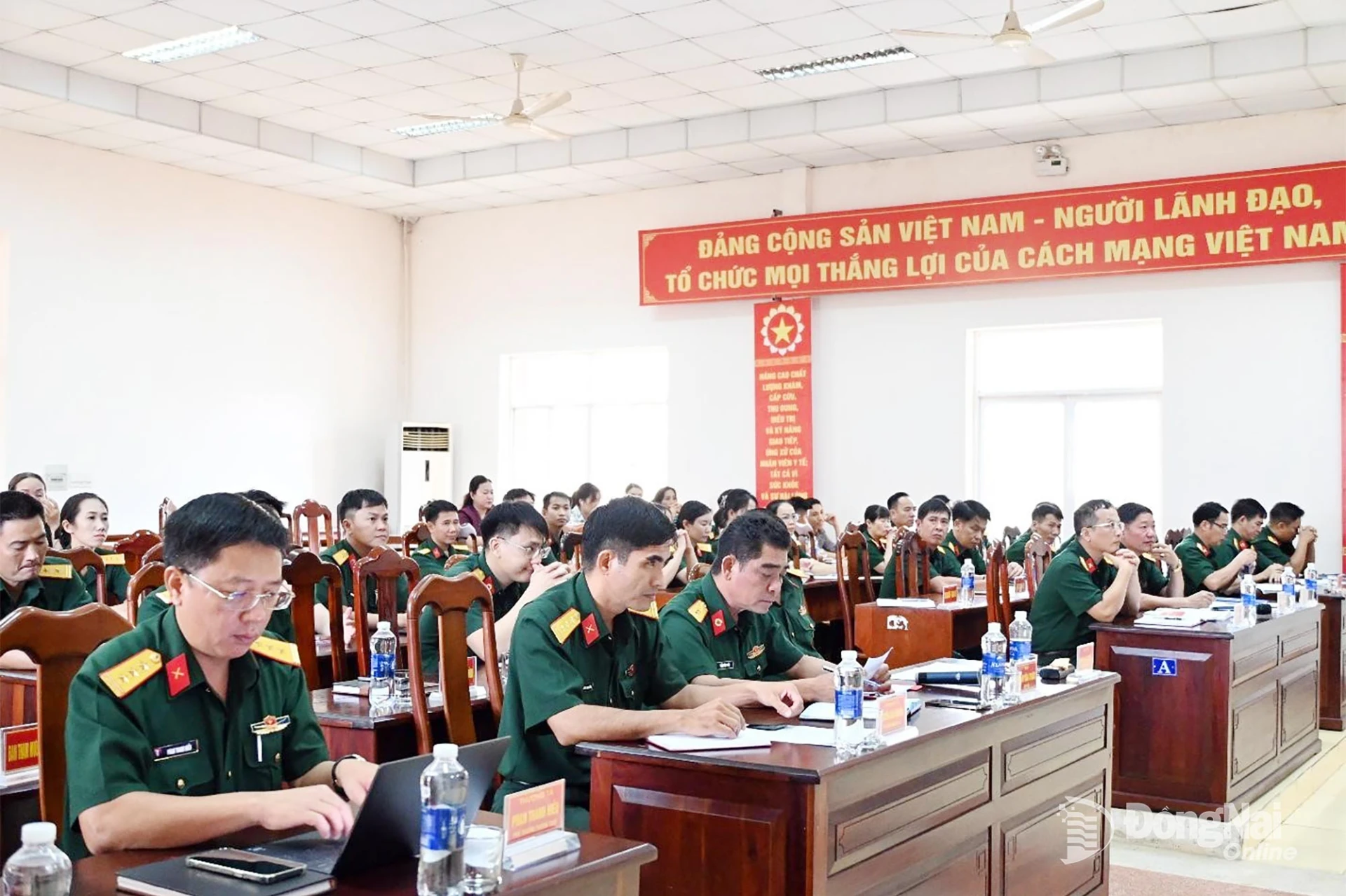 Quang cảnh buổi đối thoại.