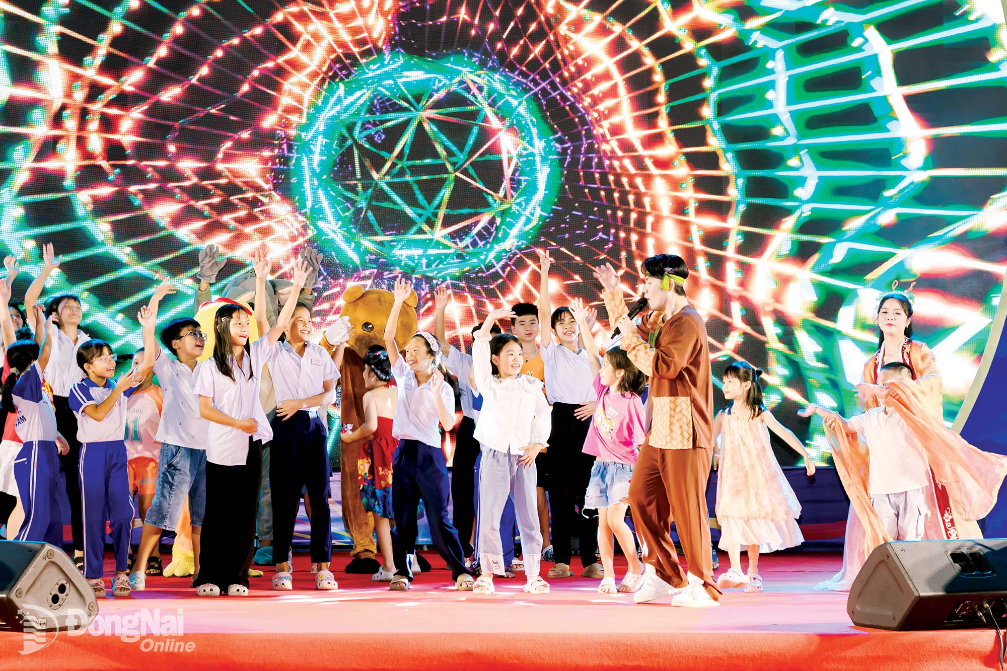 Children in Dong Nai enjoy the 2026 Mid-Autumn Festival. Photo: My Ny

