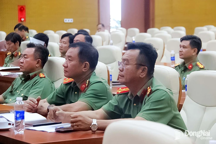 Xây dựng xã, phường, cơ quan, doanh nghiệp đạt chuẩn an toàn về an ninh, trật tự