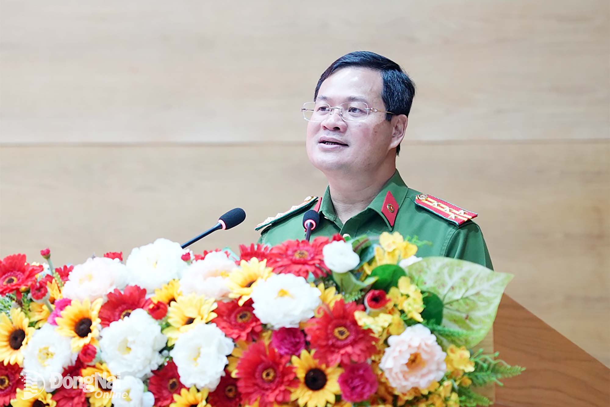 Đại tá Trần Anh Sơn, Phó Giám đốc Công an thành phố phát biểu khai mạc hội nghị. Ảnh: T.V