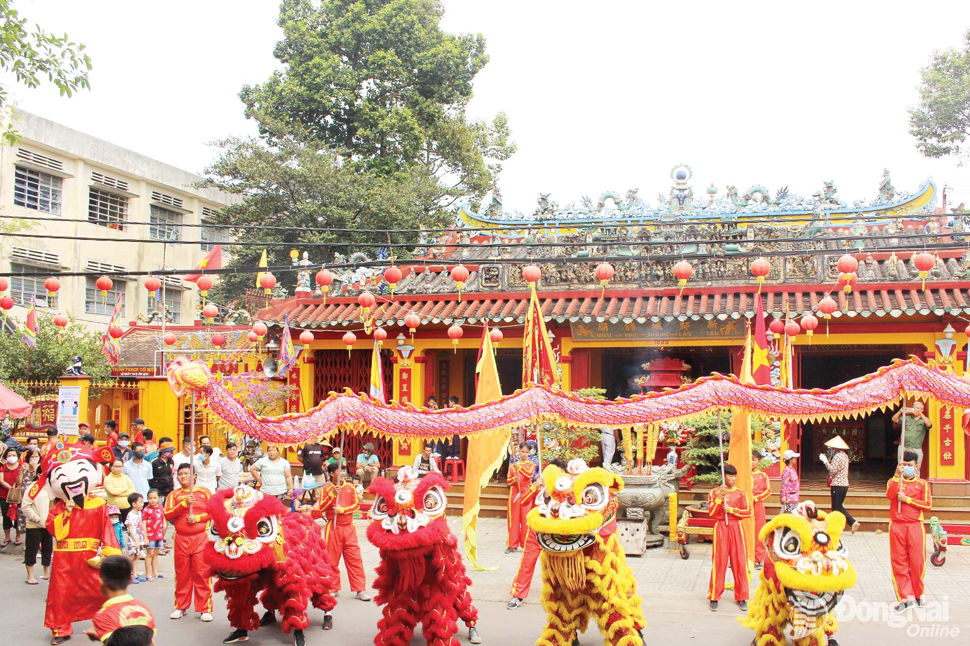 Lễ hội
Kỳ yên
tại di tích
đình
Tân Lân,
phường
Trấn Biên.
Ảnh: MY NY