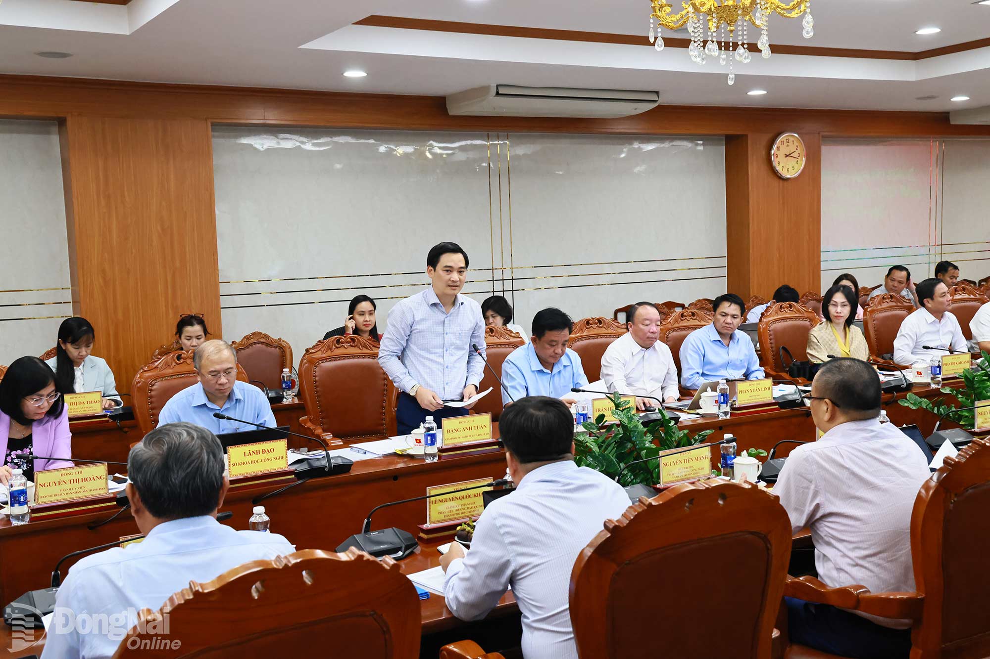 Dr. Dang Anh Tuan, Director of the Department of Education and Training, presents a report at the meeting. Photo: Cong Nghia

