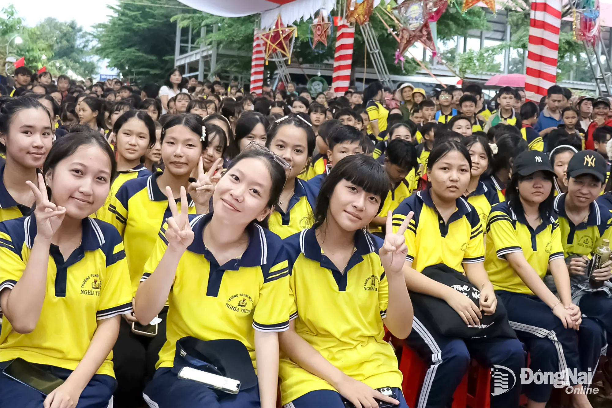 Delegates and students attend the program. Photo: Ngoc Huyen

