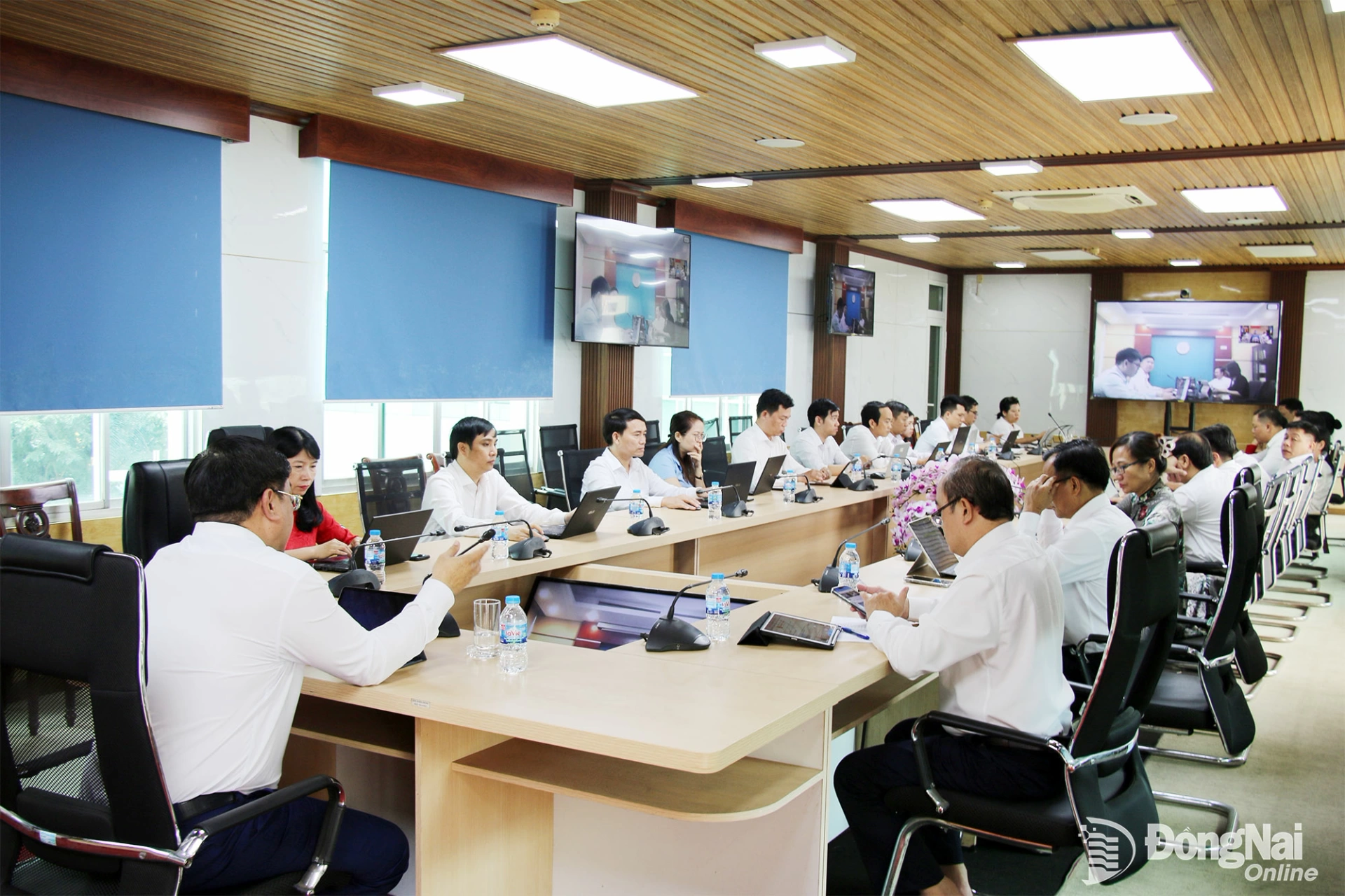The MoST and the Dong Nai DoST hold the meeting online. Photo: Hai Quan

