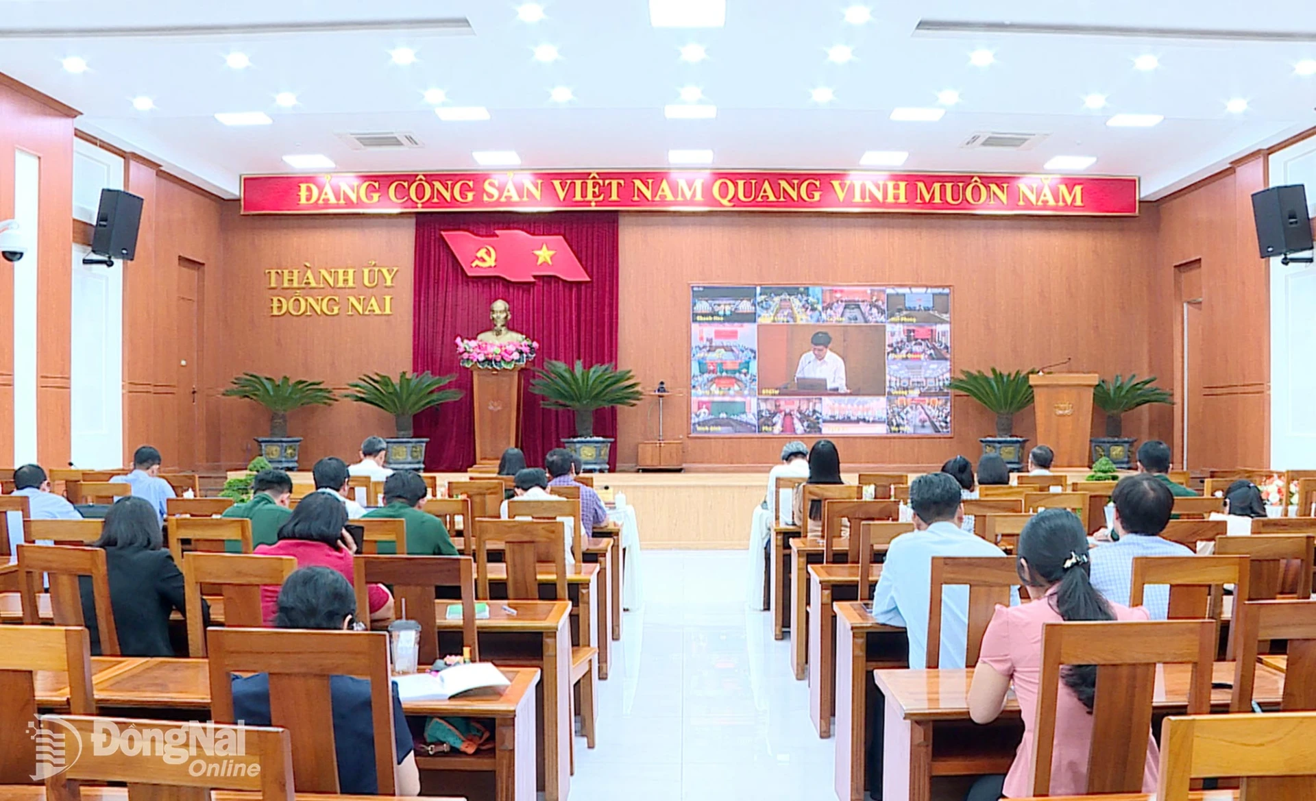 Các đại biểu dự hội nghị tại điểm cầu Thành ủy Đồng Nai. Ảnh: Lê Kiệt
