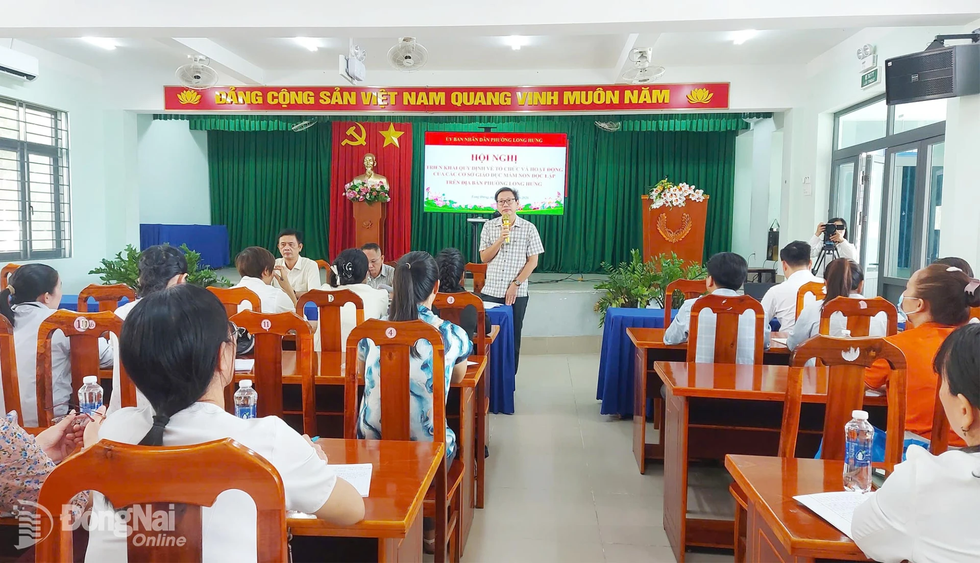Quang cảnh hội nghị.
