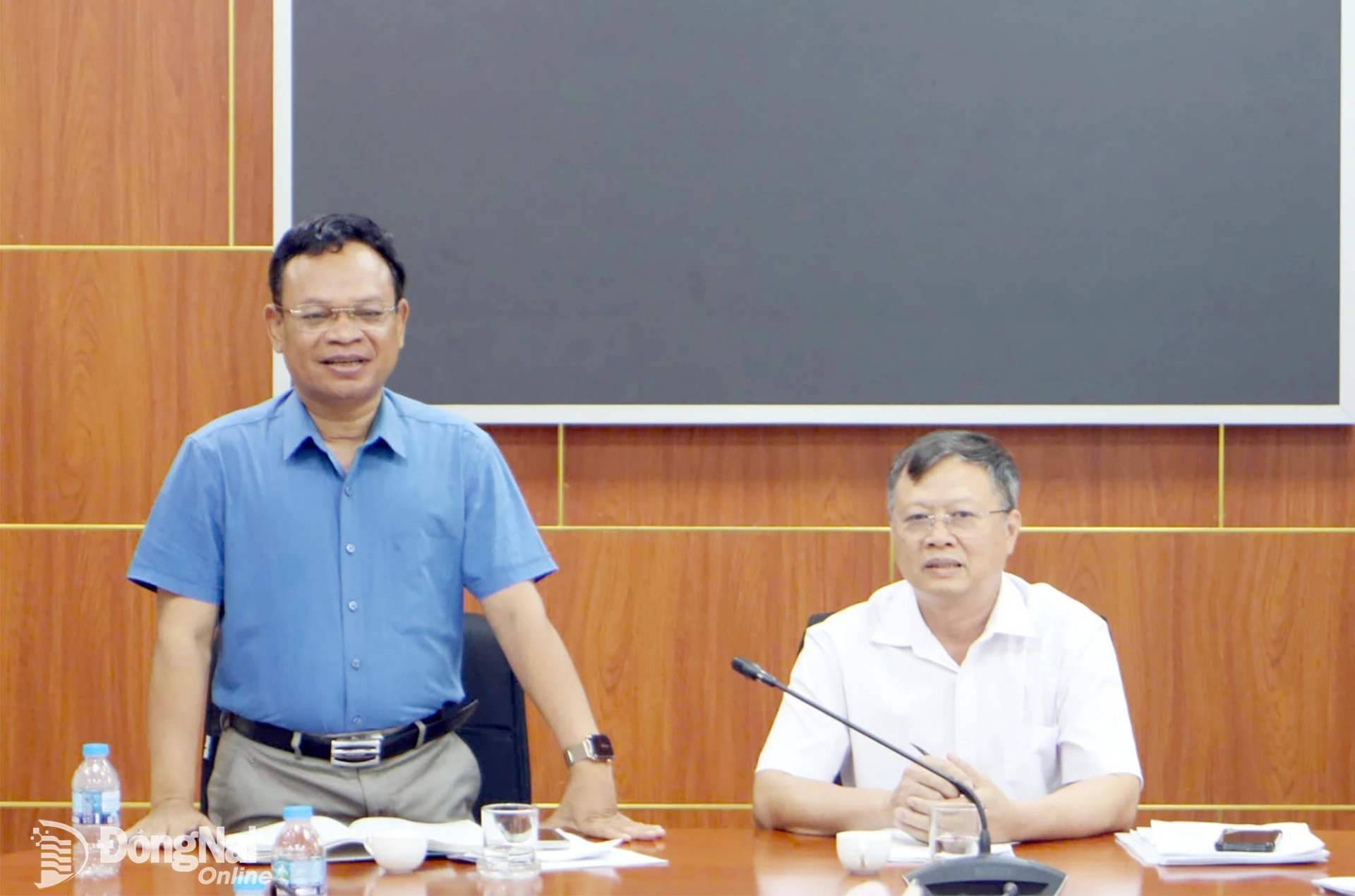 Phó Giám đốc Sở Dân tộc và Tôn giáo thành phố Điểu Nen thông tin tại buổi giám sát. Ảnh: Văn Truyên