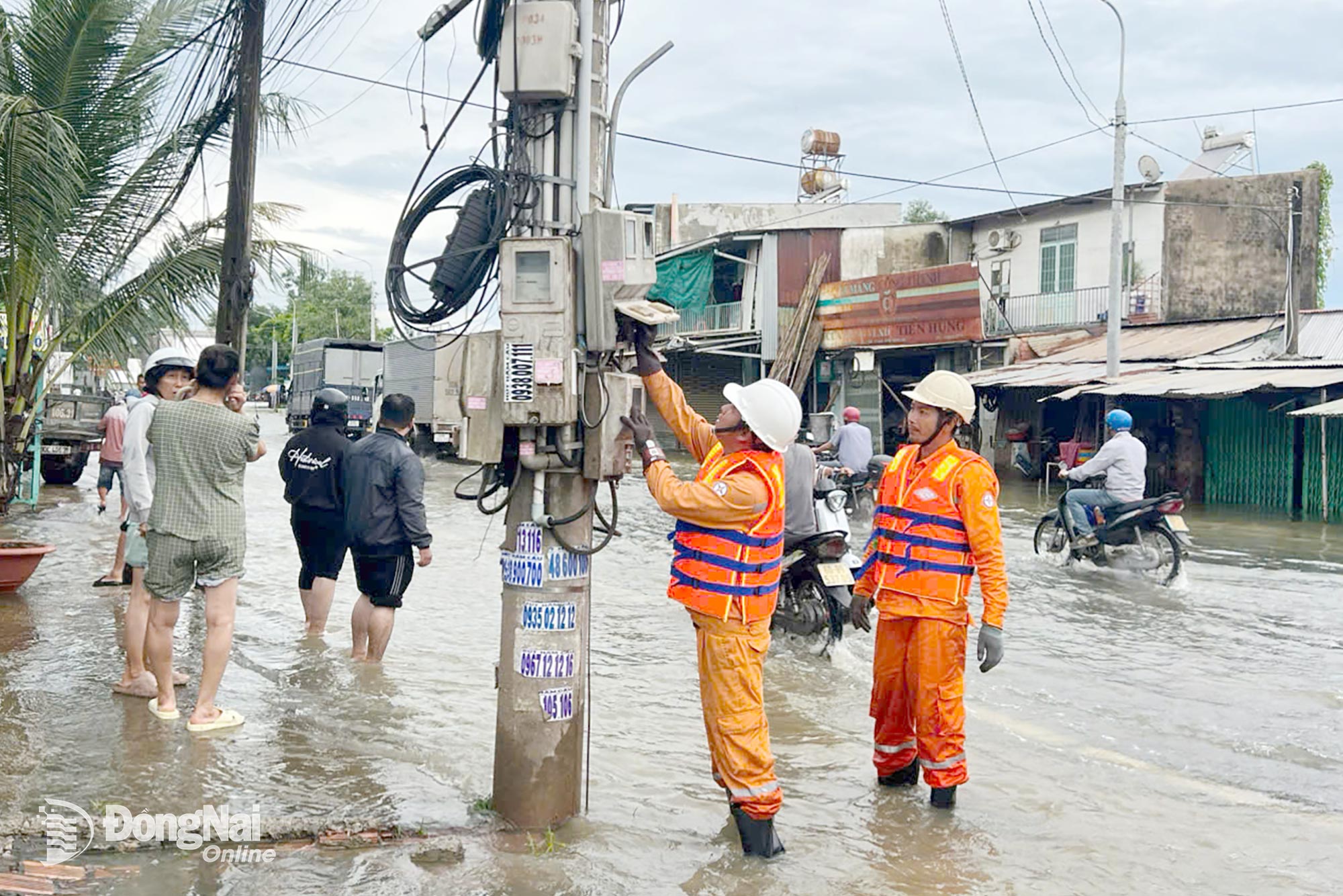 Khu vực xã Bình Minh nhiều nơi ngập do xả nước hồ Sông Mây. Ảnh: CTV