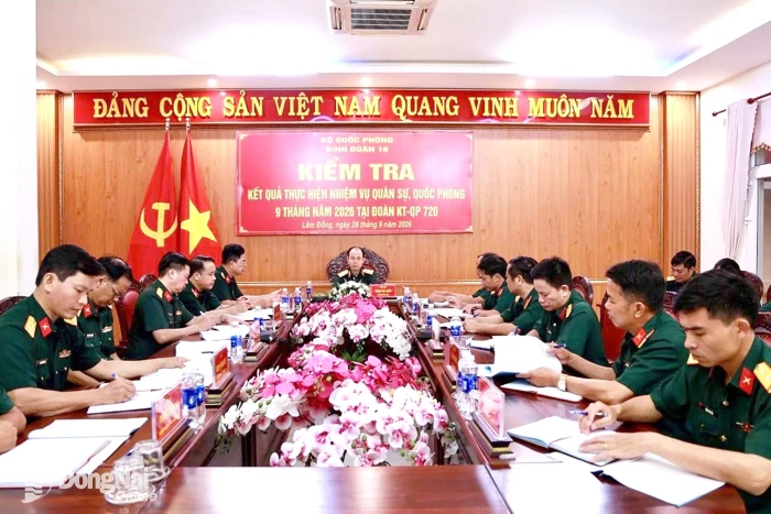 Tư lệnh Binh đoàn 16 kiểm tra kết quả nhiệm vụ 9 tháng tại Đoàn KT-QP 720