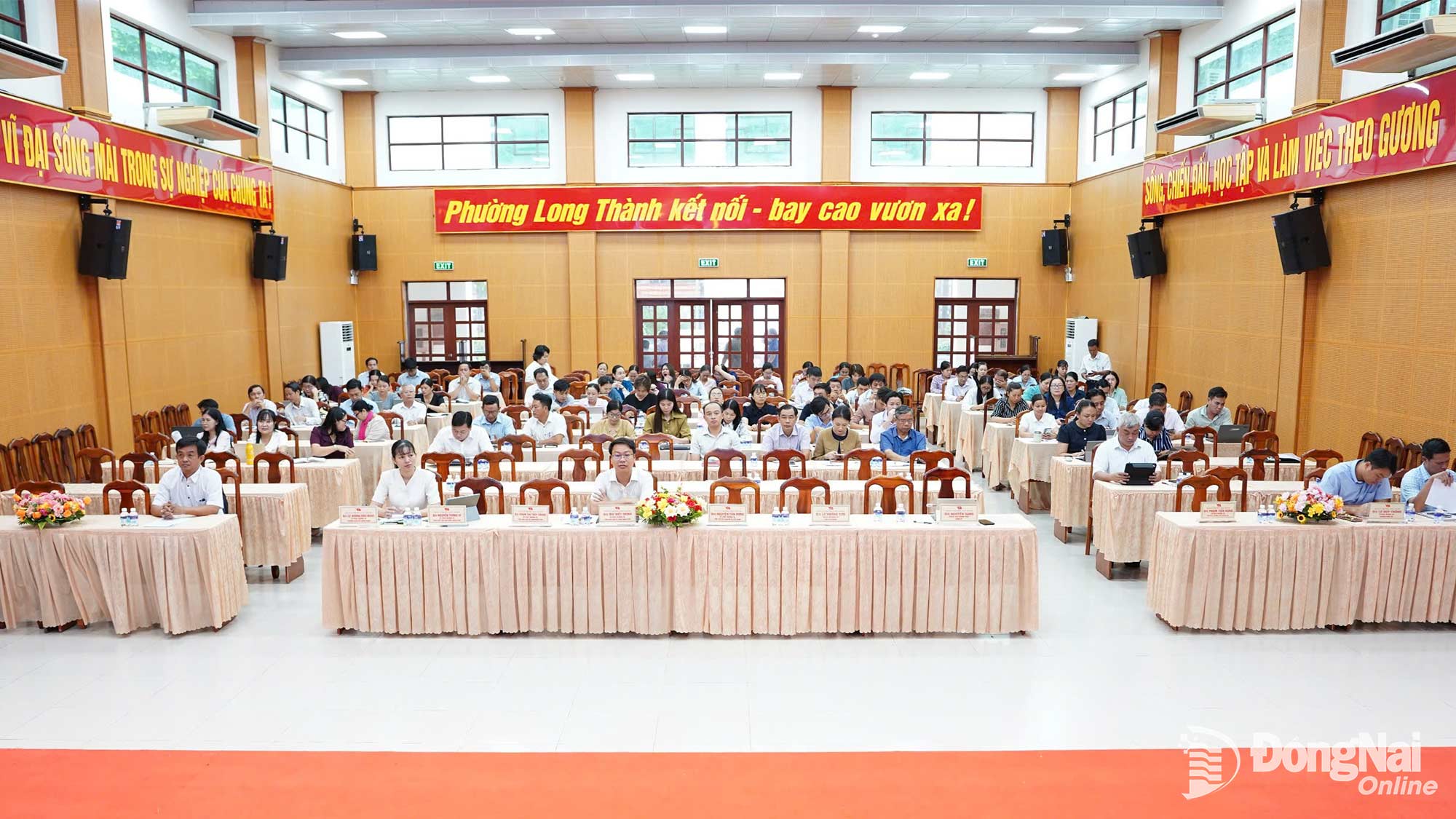 Các đại biểu dự hội nghị. Ảnh: Lê Hùng