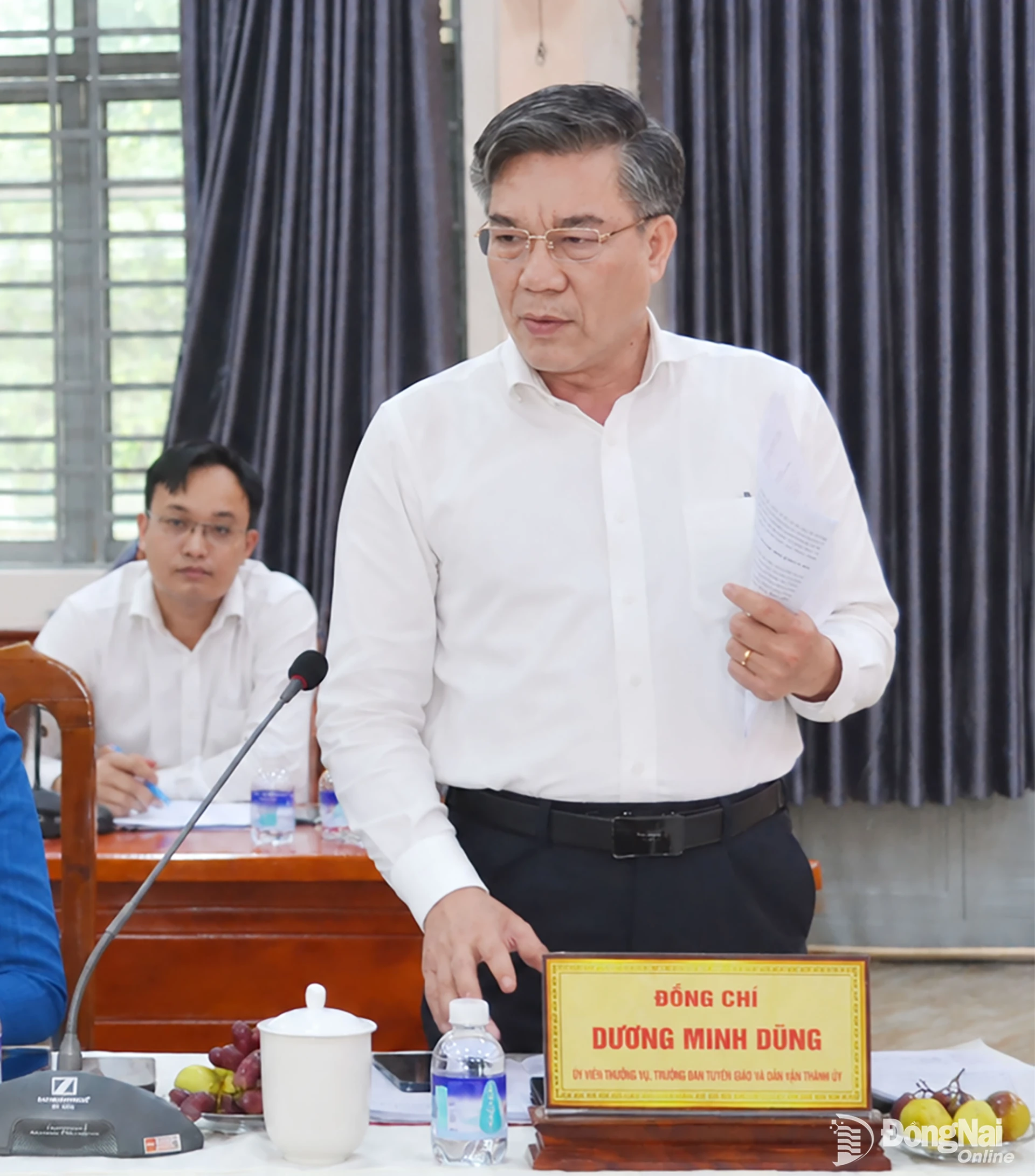 Ủy viên Ban Thường vụ Thành ủy, Trưởng ban Tuyên giáo và Dân vận Thành ủy Dương Minh Dũng phát biểu tại hội nghị. Ảnh: Phương Hằng