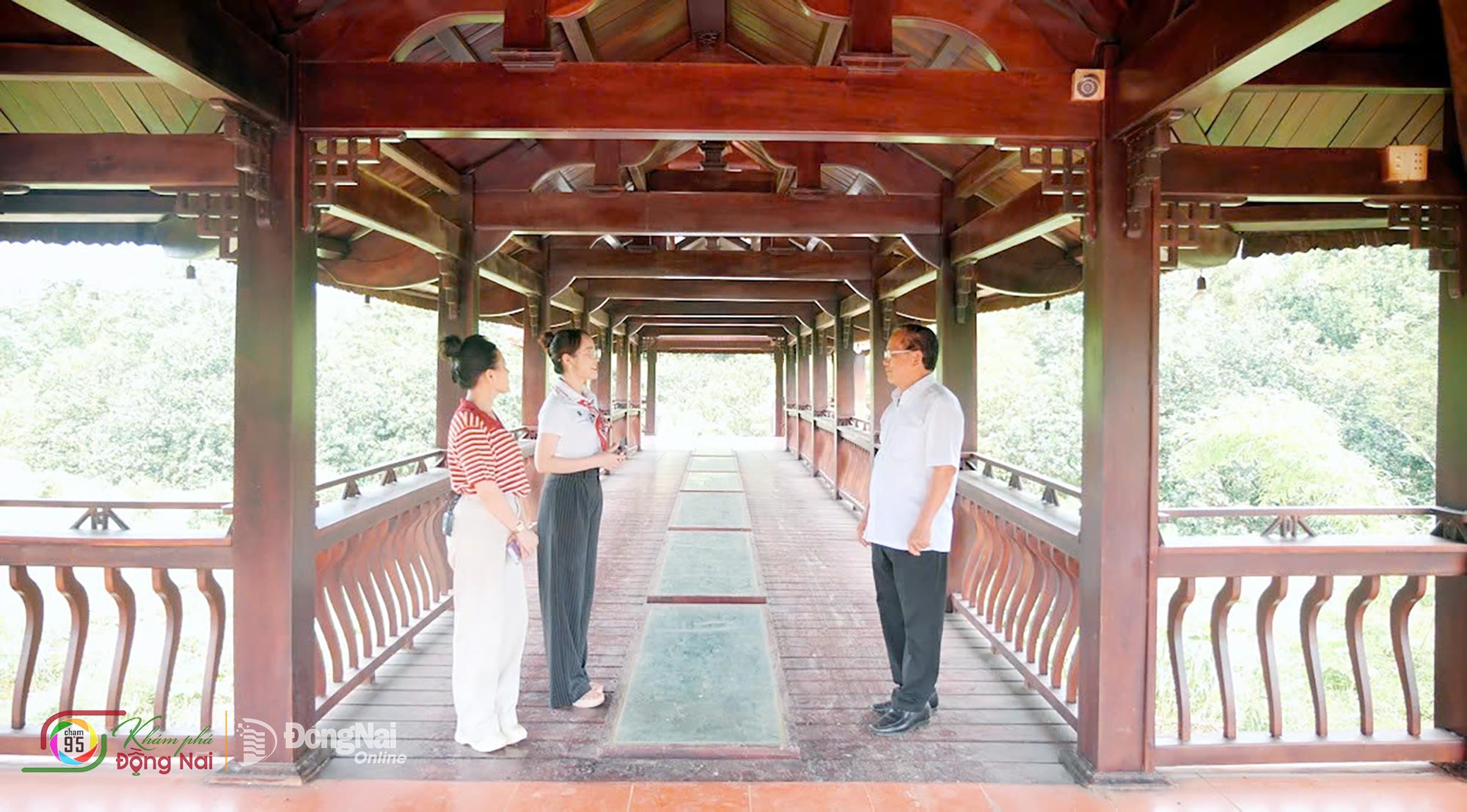 Toàn cảnh cây cầu Bình Phước - công trình sở hữu phần đà bằng thân gỗ nguyên khối dài nhất Việt Nam và châu Á. Ảnh: Tiến Dũng 