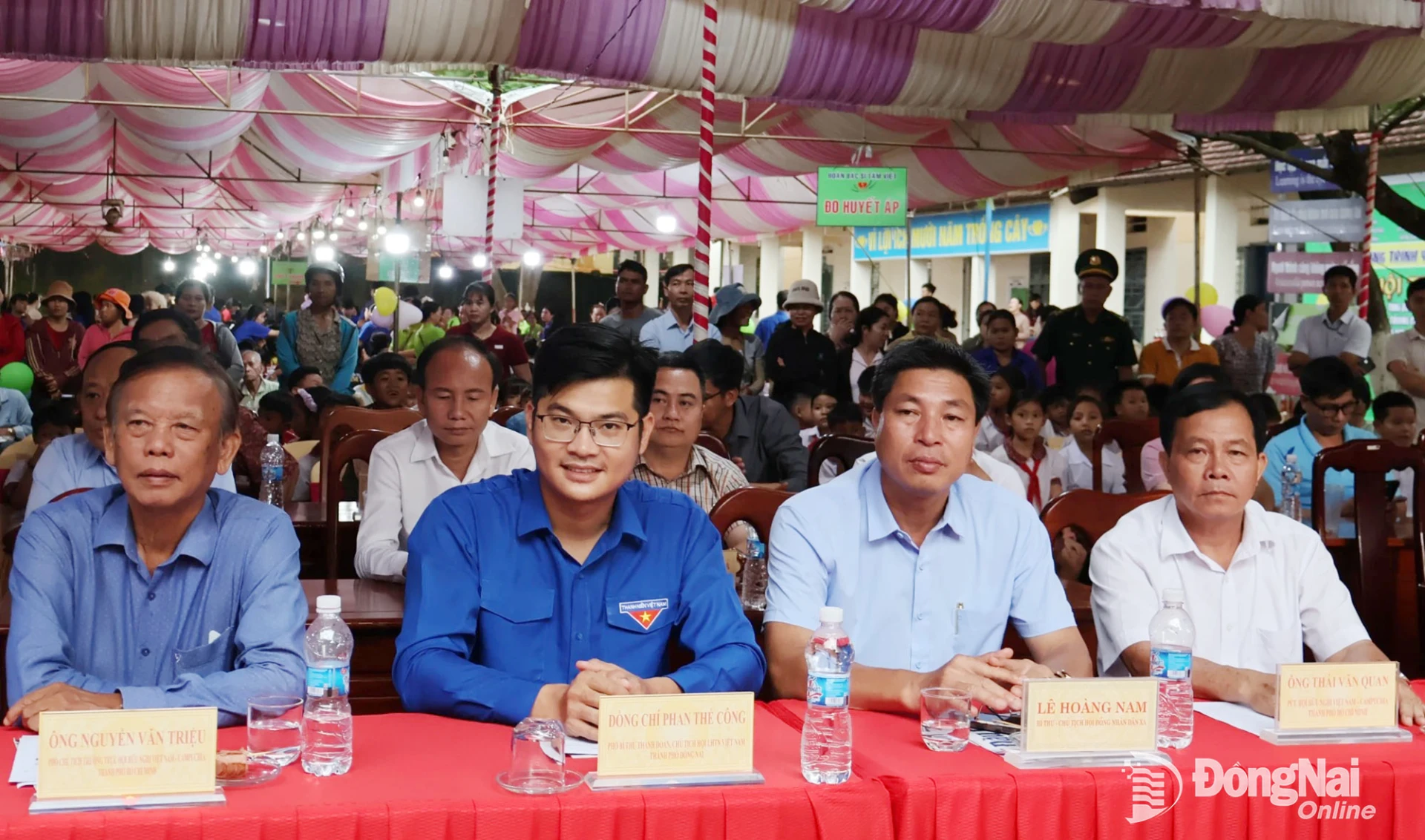 Các đại biểu tham dự chương trình. Ảnh: Nguyệt Hà
