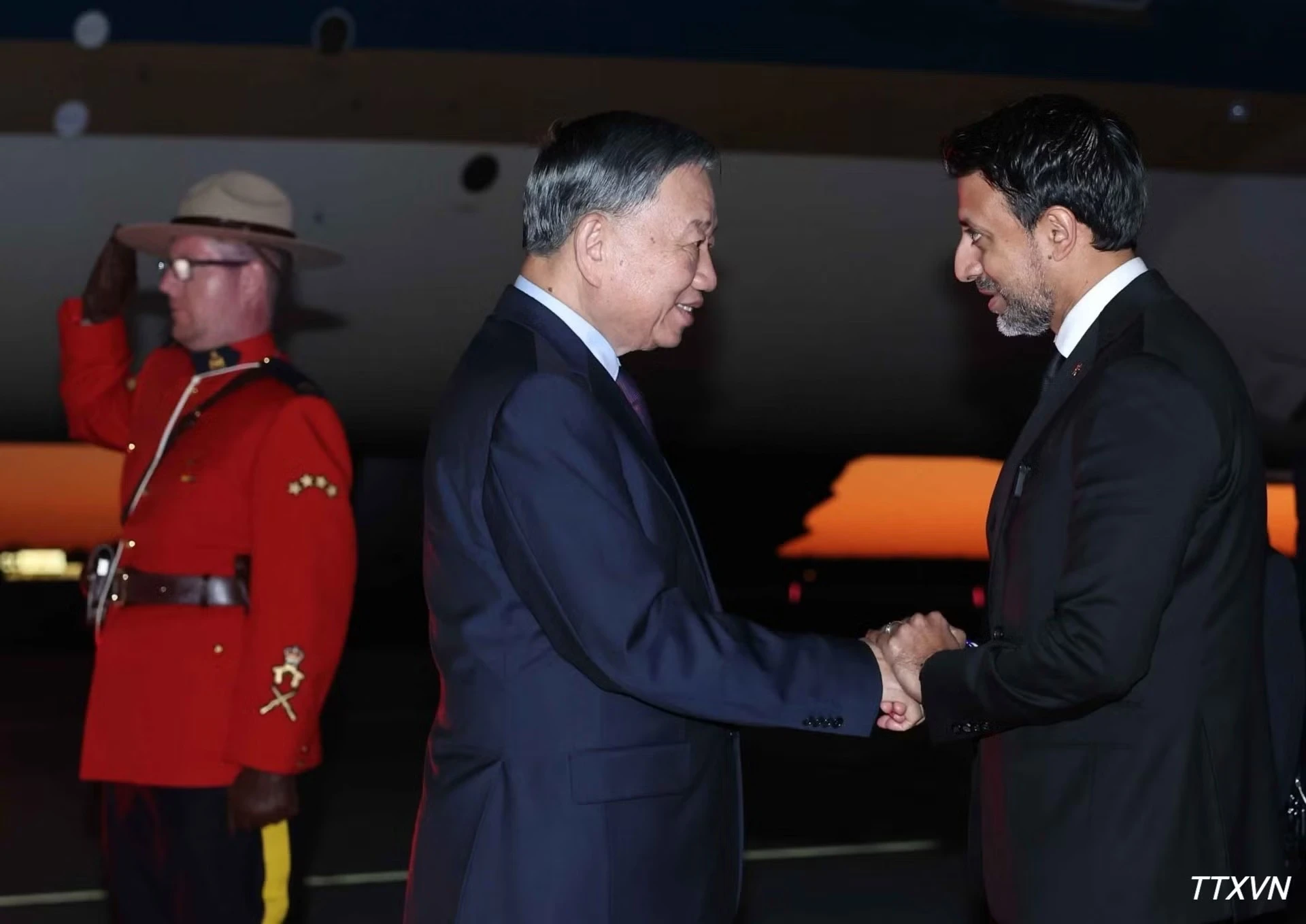 Tổng Bí thư, Chủ tịch nước Tô Lâm đến Thủ đô Ottawa, bắt đầu chuyến thăm cấp Nhà nước tới Canada. (Ảnh: Thống Nhất/TTXVN)