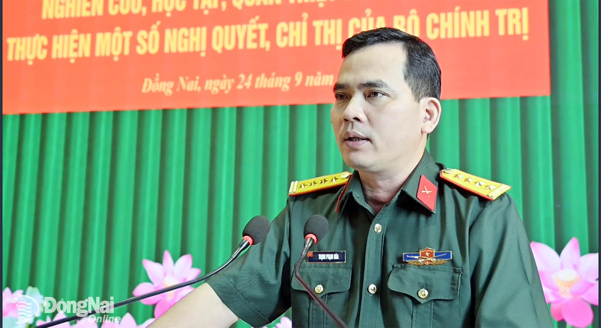 Đại tá Trịnh Phạm Hoà, Bí thư Đảng uỷ, Phó Tư lệnh Binh đoàn phát biểu chỉ đạo tại hội nghị.