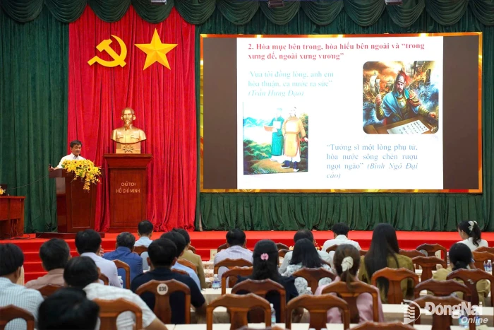 Triển khai nghị quyết của Bộ Chính trị về đường lối đối ngoại và chiến lược công tác tư tưởng ở phường Long Thành