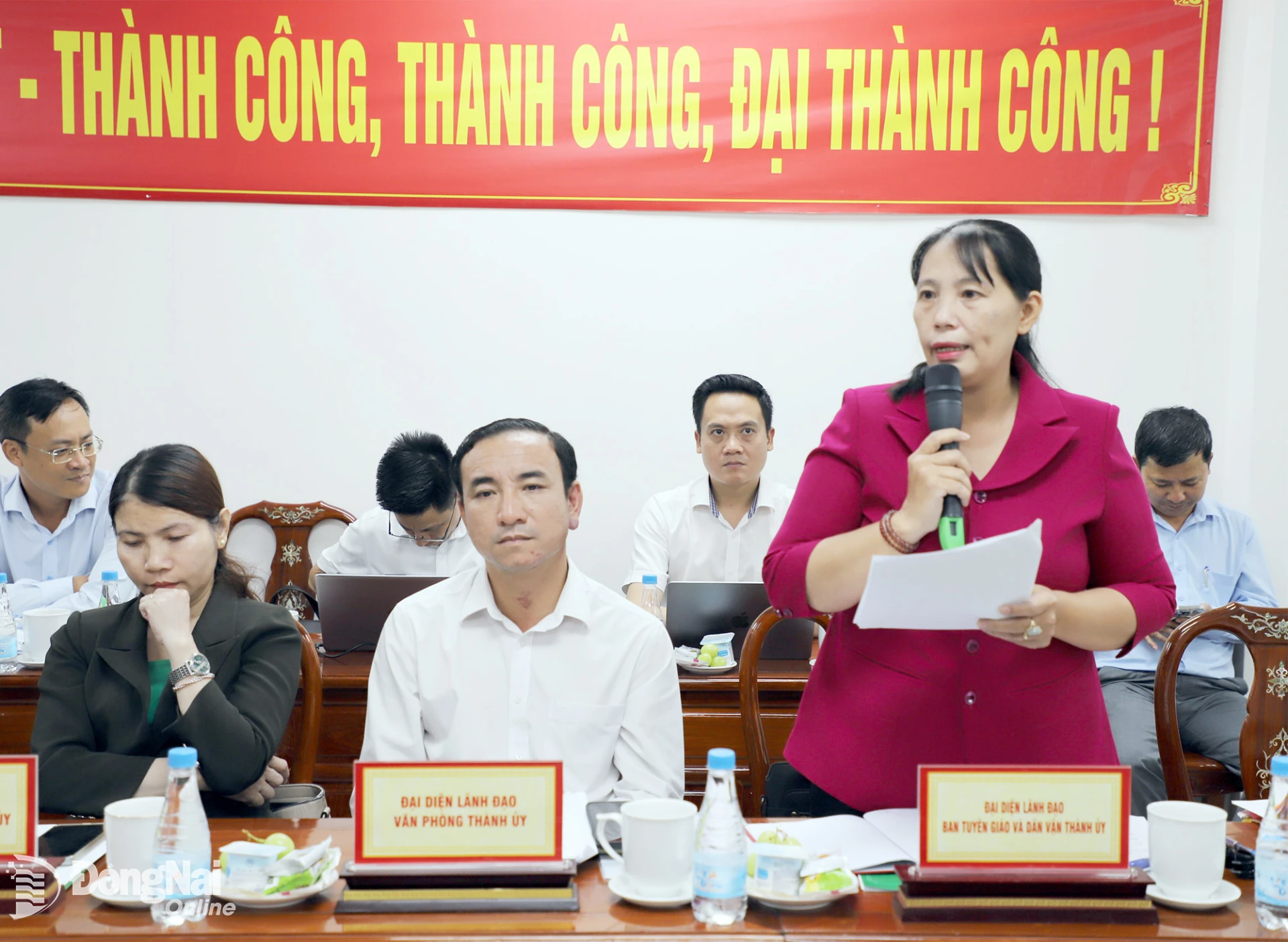 Thành ủy viên, Phó Trưởng ban Tuyên giáo và Dân vận Thành ủy Lê Thị Thái phát biểu tại buổi làm việc. Ảnh: My Ny