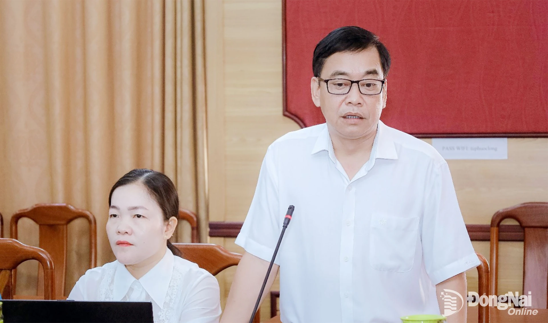 Phó Bí thư Đảng ủy, Chủ tịch UBND phường Phước Bình Nguyễn Văn Dũng phát biểu tại hội nghị. Ảnh: Ngọc Cương

