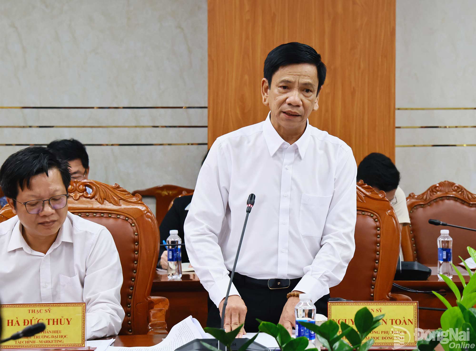 Dr. Nguyen Van Toan, Vice Rector in charge of Dong Nai University, speaks at the meeting. Photo: Cong Nghia

