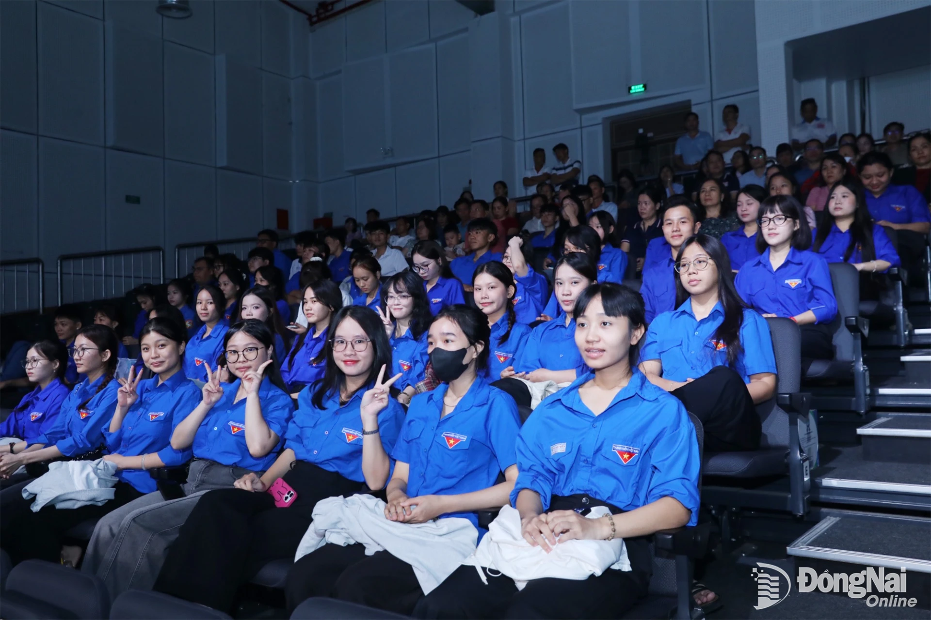 Đông đảo đoàn viên, thanh niên xem gala Tài tử phương Nam năm 2026. Ảnh: Huy Anh