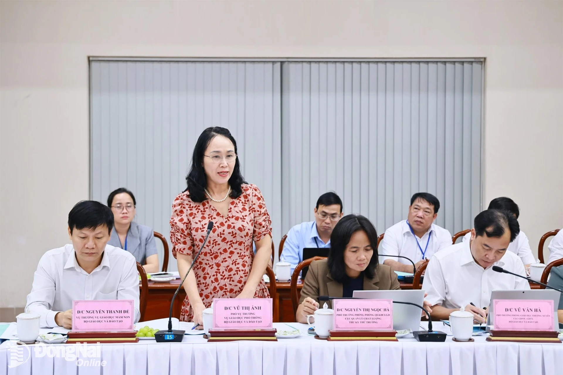 Vu Thi Anh, Deputy Director of the Department of General Education under the MoET, speaks at the session. Photo: Cong Nghia

