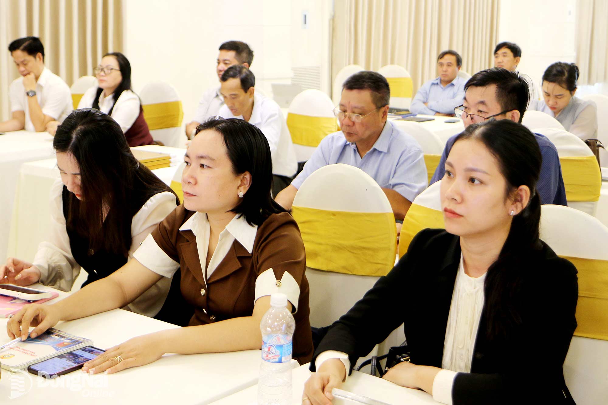 Đội ngũ cán bộ, công chức, người uy tín trong đồng bào dân tộc thiểu số, già làng tham gia tập huấn về công nghệ thông tin do Sở Dân tộc và Tôn giáo tổ chức.