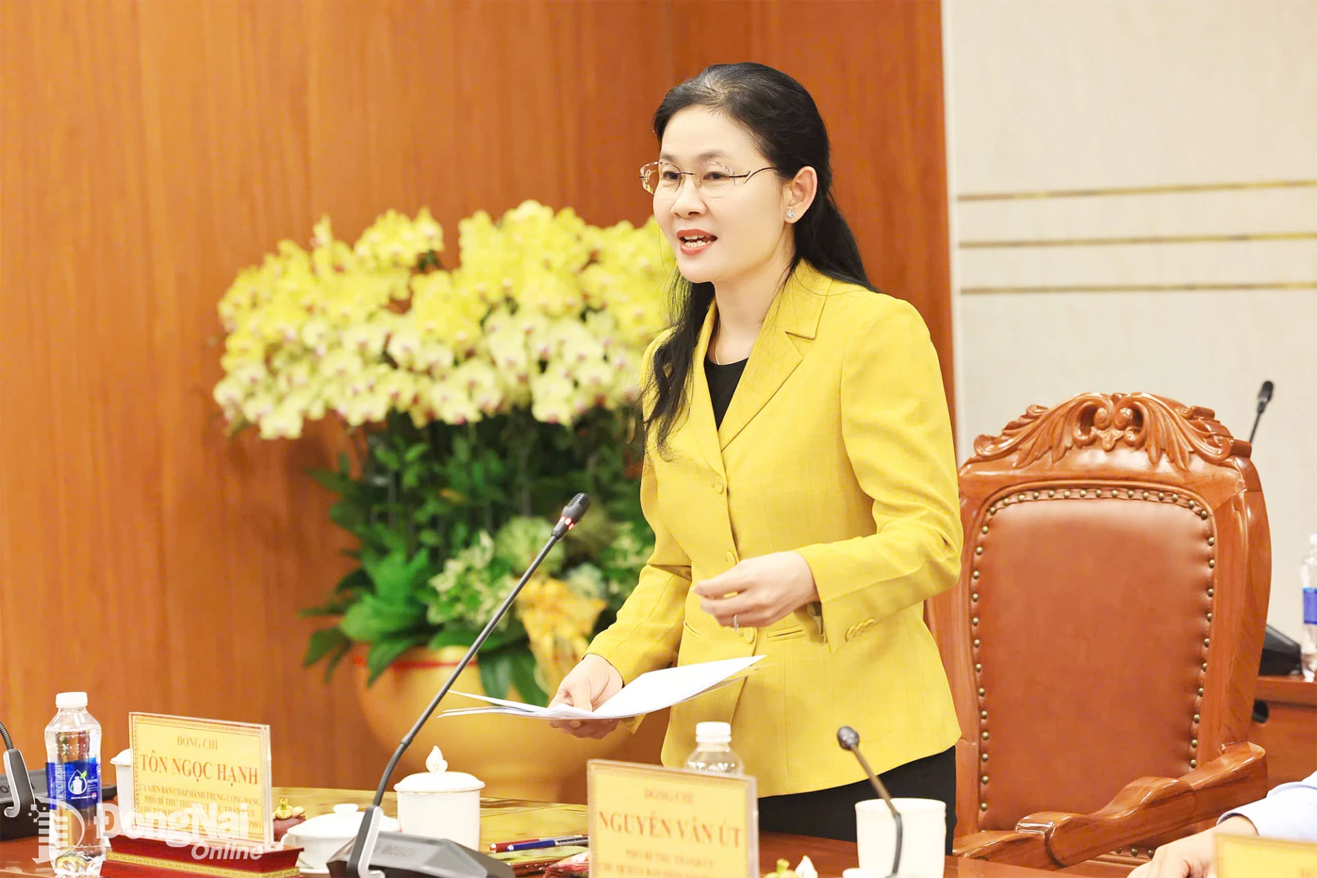 Ủy viên Trung ương Đảng, Phó Bí thư Thường trực Thành ủy, Chủ tịch HĐND thành phố Đồng Nai Tôn Ngọc Hạnh chia sẻ về công tác ứng dụng công nghệ thông tin và chuyển đổi số phục vụ cải cách hành chính. Ảnh: Công Nghĩa