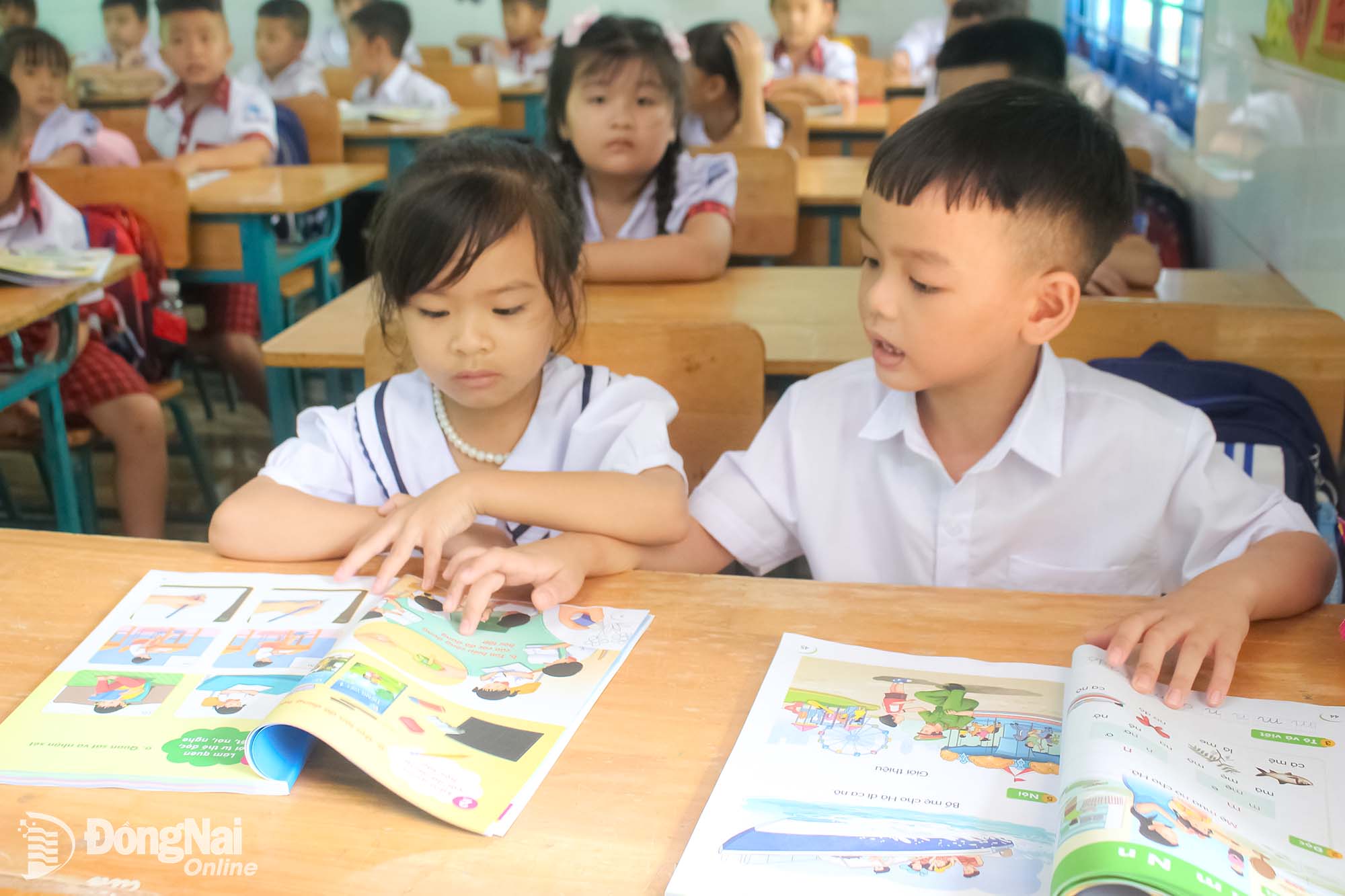 Các em học sinh lớp 1, điểm trường C3 (Trường TH-THCS Mã Đà) trong giờ học.

