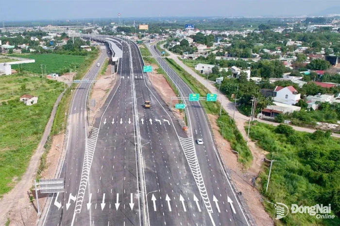 [Ảnh] 12 năm ‘khép kín’ cao tốc nối Đông Nam Bộ với Tây Nam Bộ