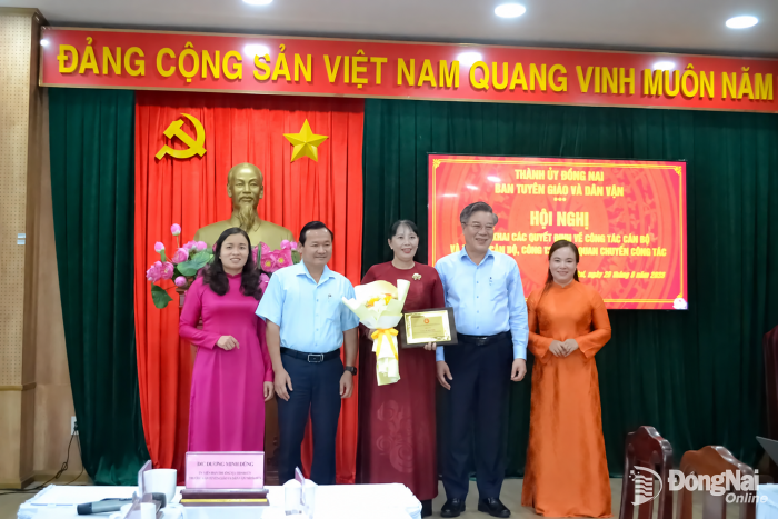 Ban Tuyên giáo và Dân vận Thành ủy Đồng Nai triển khai các quyết định về công tác cán bộ