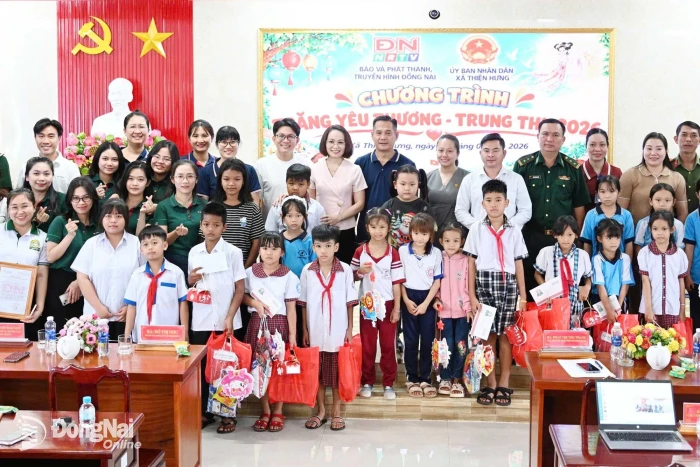 ĐNNRTV - Thắp sáng mùa trăng nơi biên cương