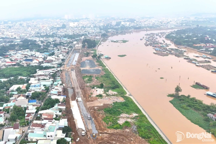 Tăng tốc thi công đường ven sông Cái