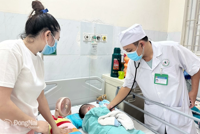 Phòng bệnh tay chân miệng đầu năm học mới