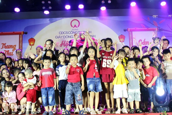 Hàng chục ngàn con công nhân và người lao động vui Tết Trung thu 2026