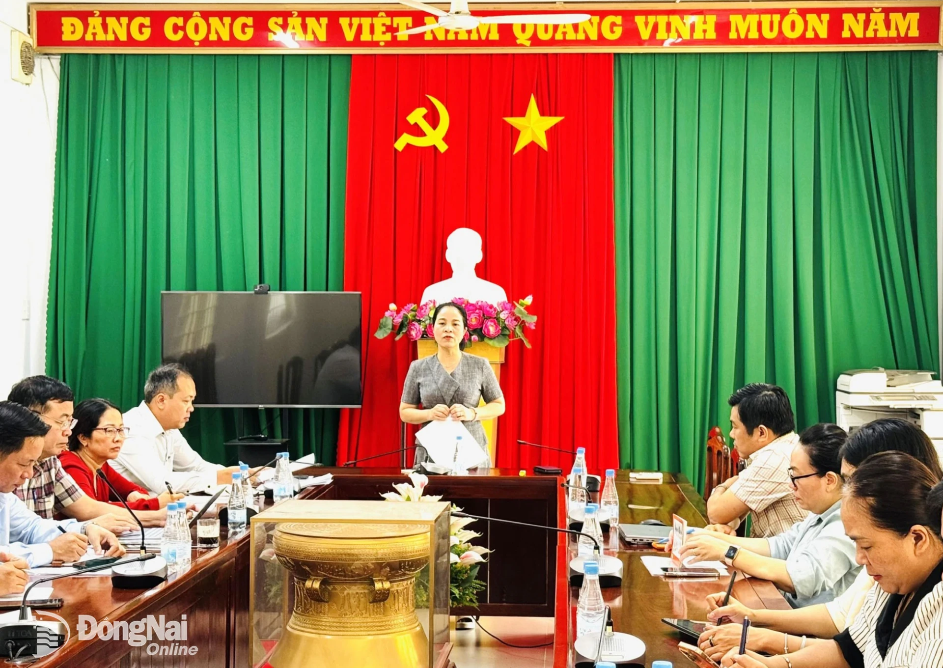 Giám đốc Sở Y tế Đỗ Thị Nguyên chủ trì buổi làm việc. Ảnh: Hạnh Dung
