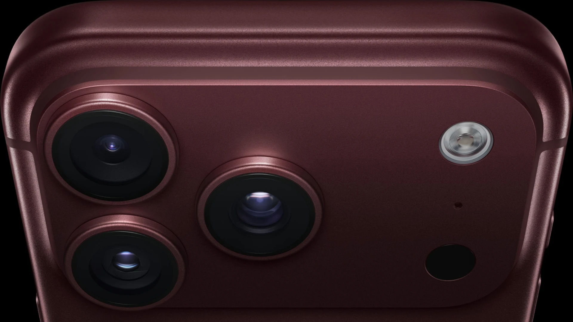 Cụm ống kính tele trên iPhone 18 Pro Max giữ nguyên bố cục hai tiêu cự 100 mm và 200 mm từng xuất hiện trên iPhone 17 Pro Max. Ảnh: Apple