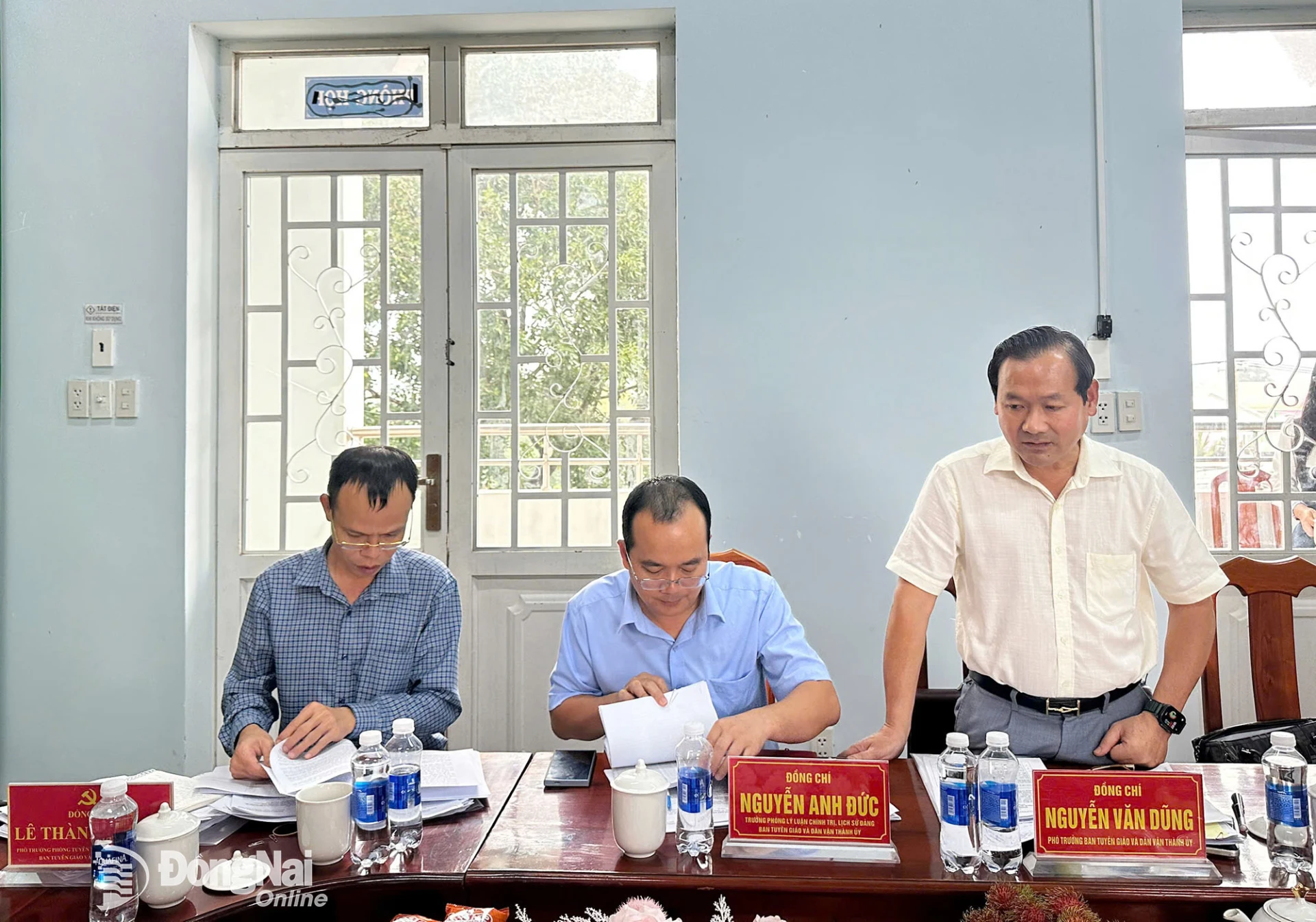Phó Trưởng ban Tuyên giáo và Dân vận Thành ủy Nguyễn Văn Dũng chủ trì buổi làm việc. Ảnh: Hoàng Lý
