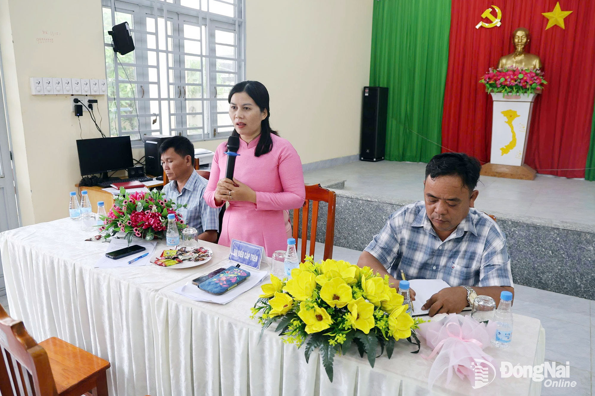 Lãnh đạo Hội Liên hiệp phụ nữ phường Xuân Lộc phát biểu trong chương trình. Ảnh: Hà Phú Đại