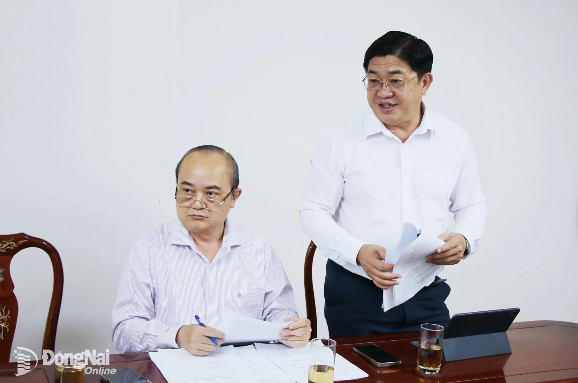 Thành ủy viên, Giám đốc Sở Khoa học và Công nghệ Phạm Văn Trinh chia sẻ tại buổi làm việc. Ảnh: Hải Quân
