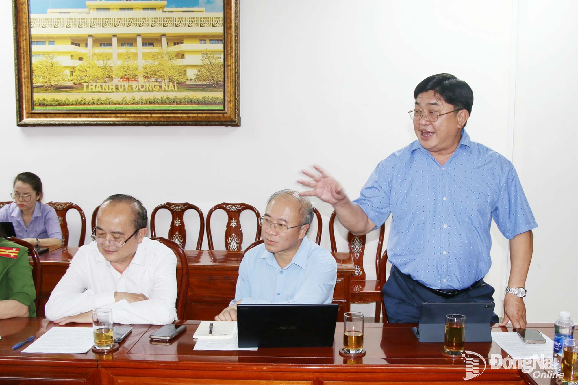 Member of the City Party Committee, Director of the Dong Nai City Department of Science and Technology Pham Van Trinh speaks at the working session. Photo: Hai Quan

