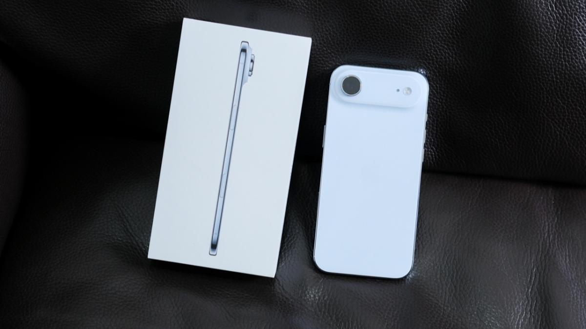 Thiết kế iPhone Air có độ mỏng ấn tượng.