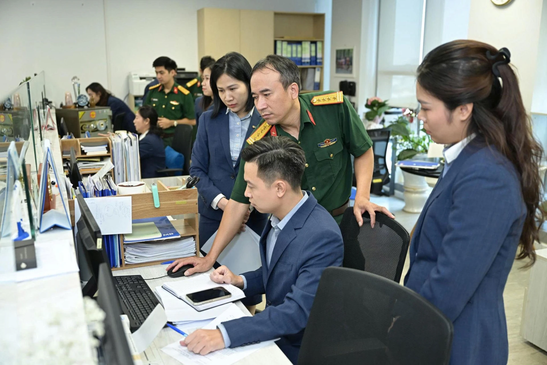 và khối Hành chính về công tác cải cách thủ tục hành chính.