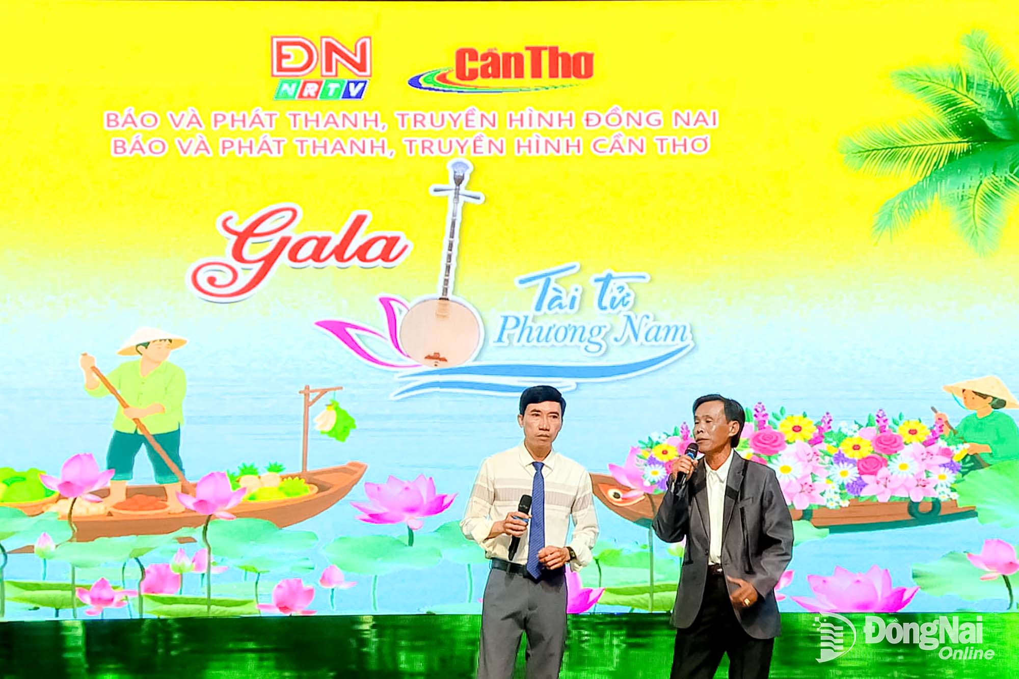 Các thí sinh tập luyện chuẩn bị cho đêm gala chung kết chương trình “Tài tử phương Nam” năm 2026 do Báo và Phát thanh, Truyền hình Đồng Nai phối hợp với Báo và Phát thanh, Truyền hình Cần Thơ thực hiện. Ảnh: Khánh Lộc