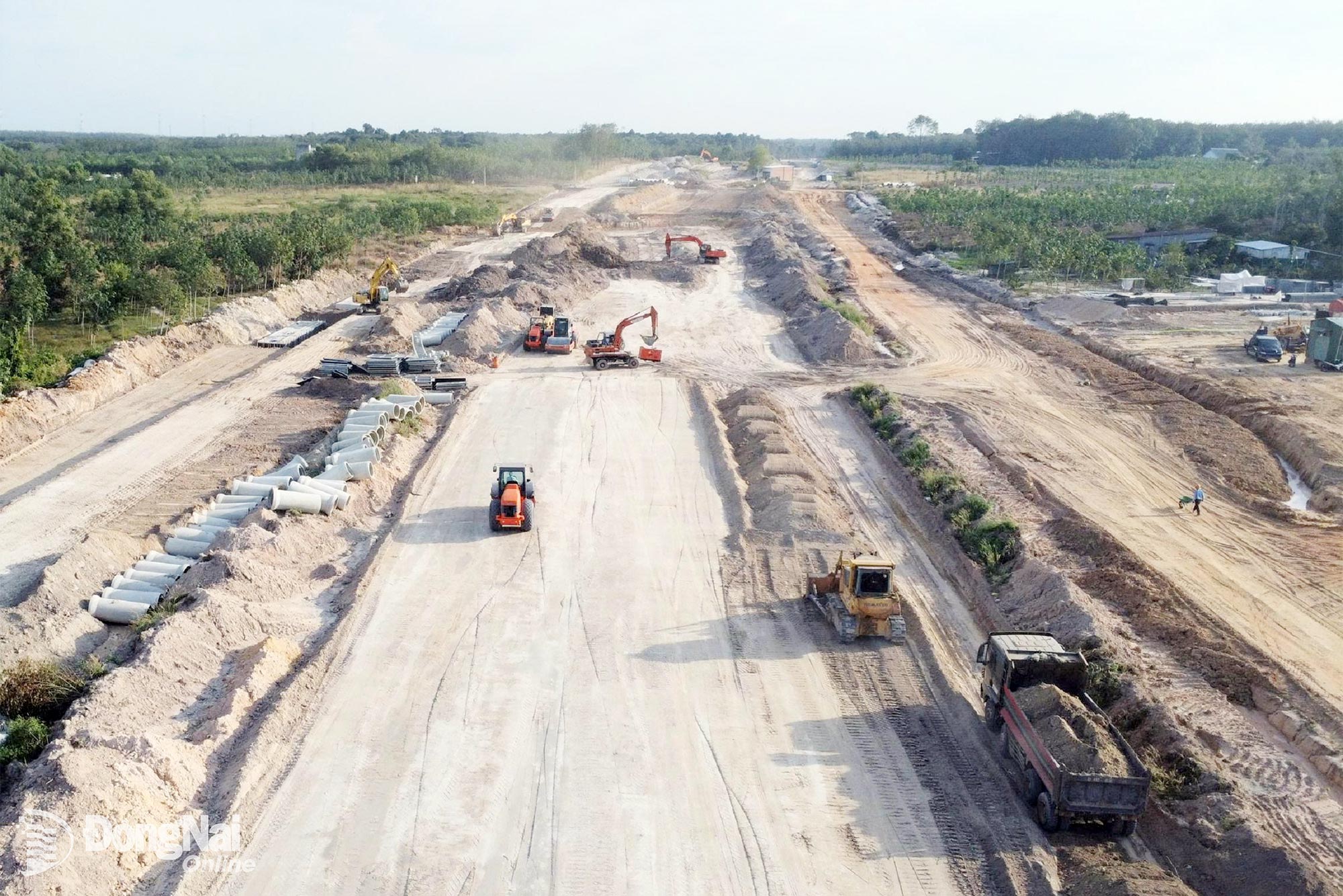Khoảng 98% diện tích mặt bằng Dự án Đường cao tốc Thành phố Hồ Chí Minh - Thủ Dầu Một - Chơn Thành đoạn qua địa bàn đã được Đồng Nai bàn giao.                

