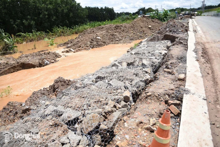 Khắc phục tình trạng ngập lụt ở phường Phước Tân