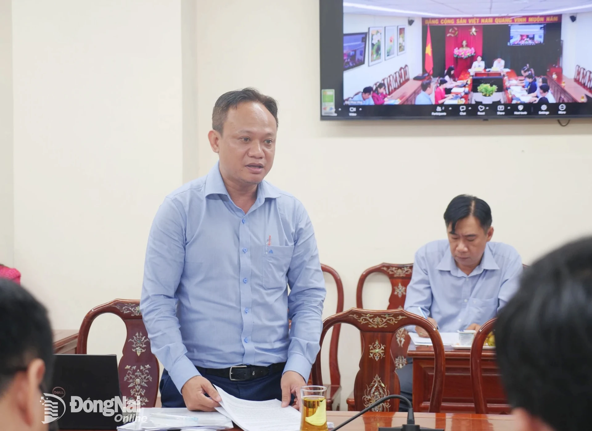 Các đại biểu tham gia góp ý tại cuộc họp. Ảnh: Hạnh Dung
