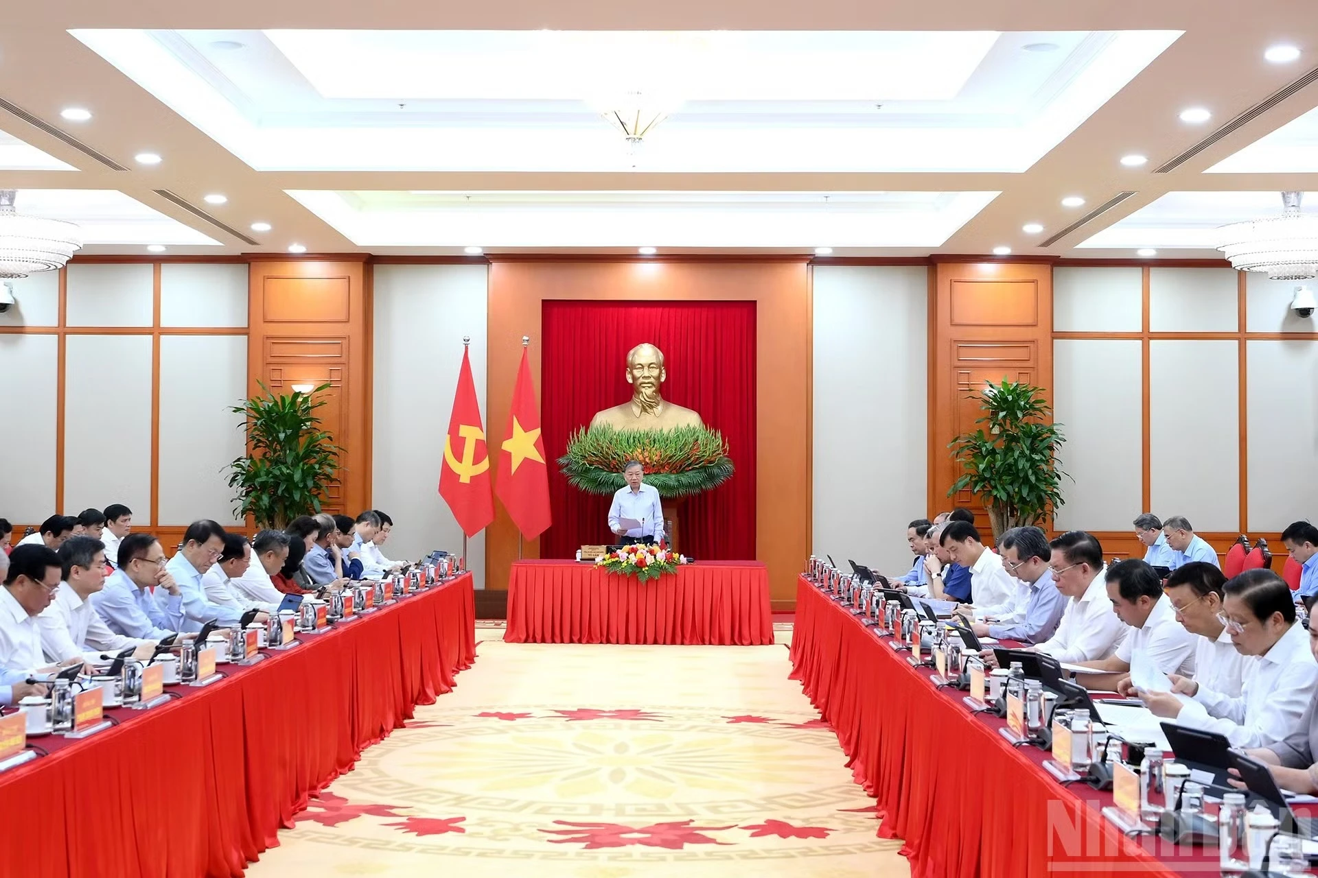 Quang cảnh cuộc làm việc tại Trụ sở Trung ương Đảng﻿.
