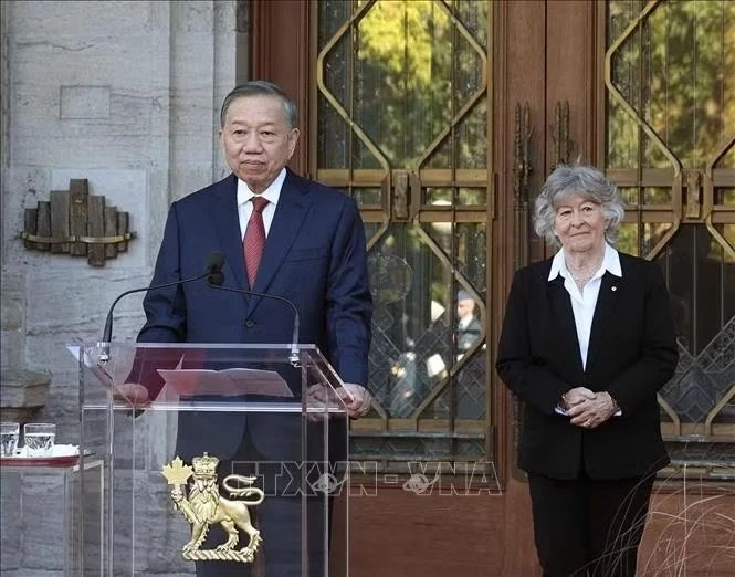 Tổng Bí thư, Chủ tịch nước Tô Lâm và Toàn quyền Canada Louise Arbour họp báo. Ảnh: Thống Nhất/TTXVN
